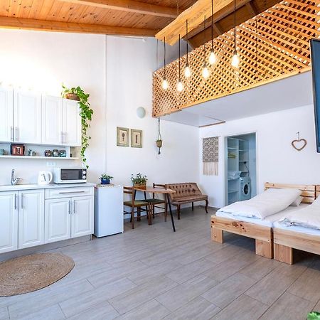 רז אירוח ברמה Villa Qaşrīn Kültér fotó